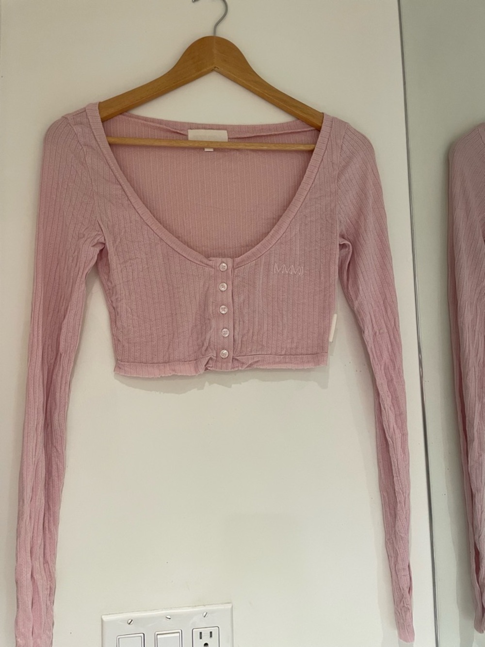 Light Pink Ribbed Long-Sleeve Button-Front Crop Top